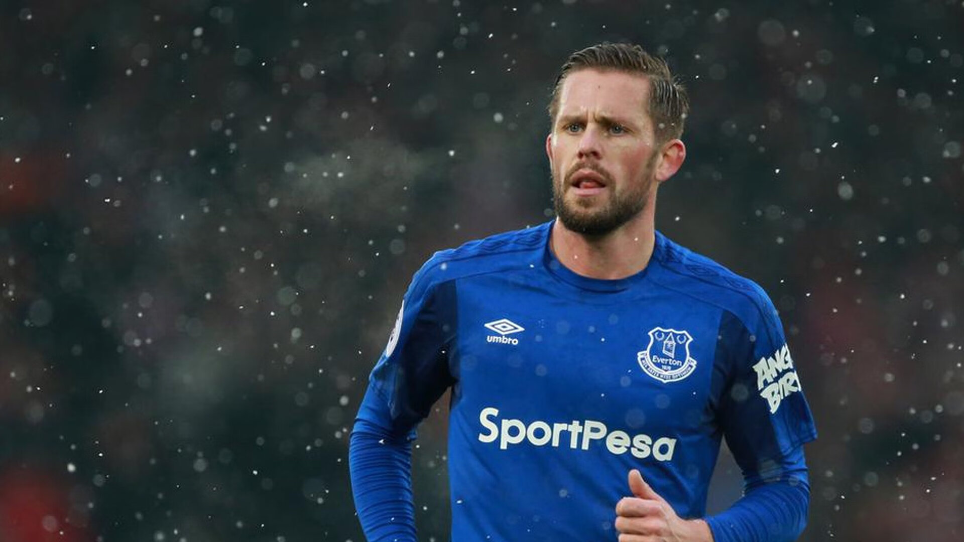 拉文关键回合不手软,深圳队冲垮太阳,当东方韧性撞碎西方傲慢